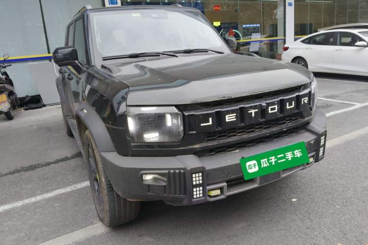 Used JETOUR Traveler 2023 2.0T All-Wheel-Drive CrossPRO Front Right 45 Deg