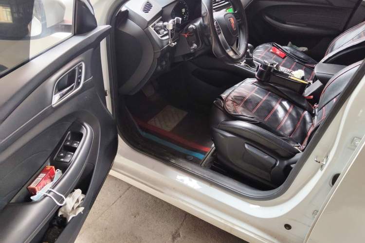 Used Roewe i5 2020 1.5L Automatic 4G Connect Luxury Flagship Edition Driver Seat