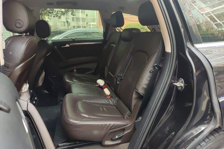 Used Audi Q7 2015 35 TFSI Sport Edition Left Rear Seat