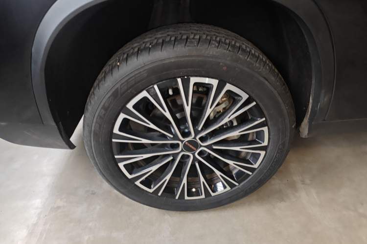 Used EXEED Lingyun 2025 300T Two-Wheel Drive Starry Edition Right Rear Wheel Hub