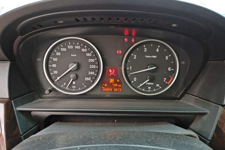 Used BMW 5 Series 2009 523Li Standard Model
