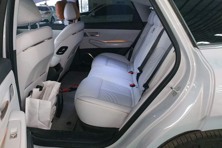 Used Baojun Enjoy 2025 Plug-in Hybrid 140km Luxury Edition