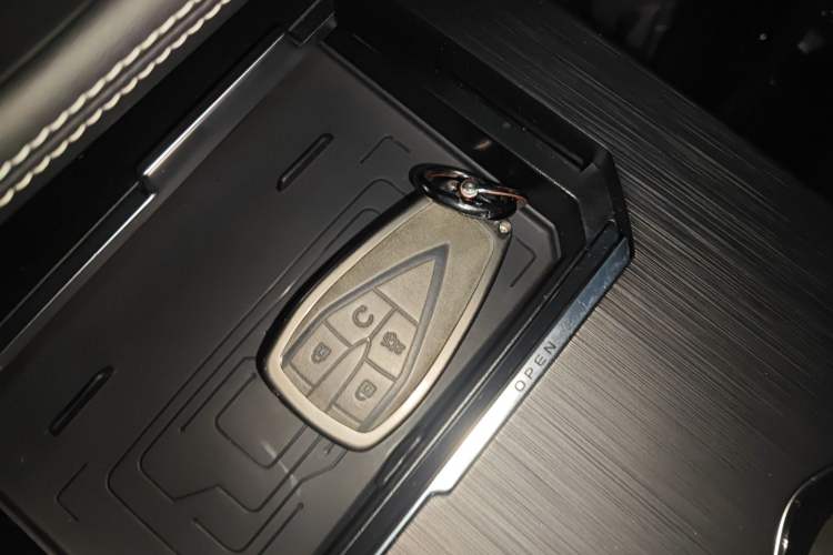 Used Changan UNI-K iDD 2024 ZhiDian iDD 1.5T 135km Smart Leading Model
