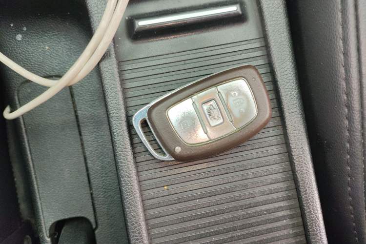 Used Hyundai Elantra (5th Generation / Langdong) 2015 1.6L Automatic Leading Model
