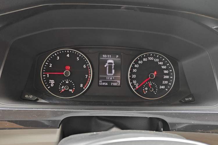 Used Volkswagen Caravelle 2017 2.0 TSI 4x4 Luxury Edition 7-Seater Instrument Cluster