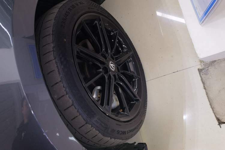 Used Changan UNI-V iDD 2023 ZhiDian iDD 1.5T 113km ZhiKu Model
