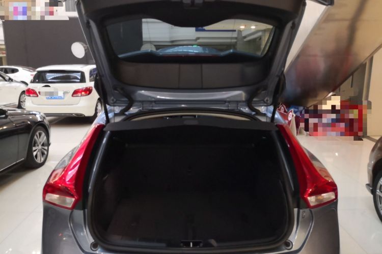 Used Volvo V40 2019 T3 Zhiyi Edition