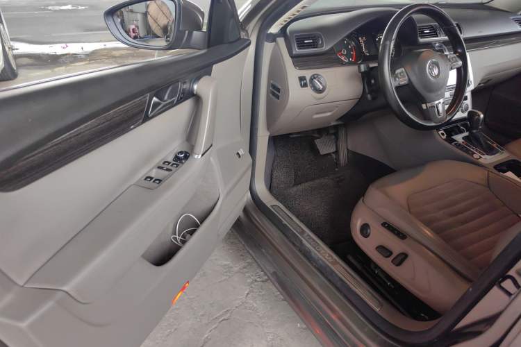 Used Volkswagen Magotan 2012 2.0 TSI Prestige Edition Driver Seat