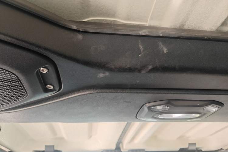 Used Jeep Wrangler 2018 2.0T Sahara Four-Door Edition
