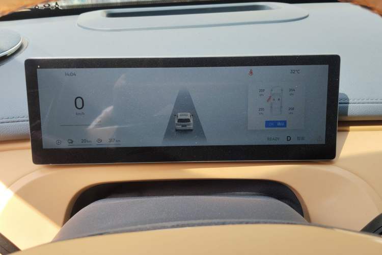 Used Geely Galaxy Xingjian 7 EM-i 2025 120km Exploration+ Version
