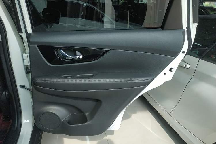 Used Nissan X-Trail 2022 Revised Version 2.0L Two-Wheel Drive Smart Connect & Comfort Edition