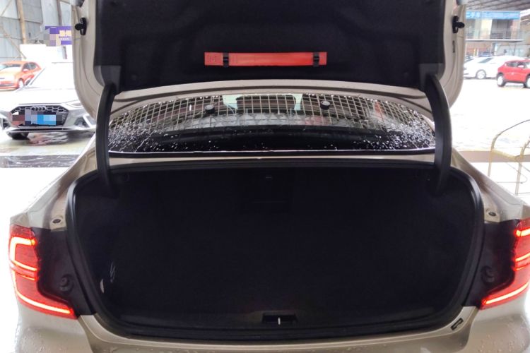 Used Volvo S60 2024 B4 Zhiyi Luxury Edition