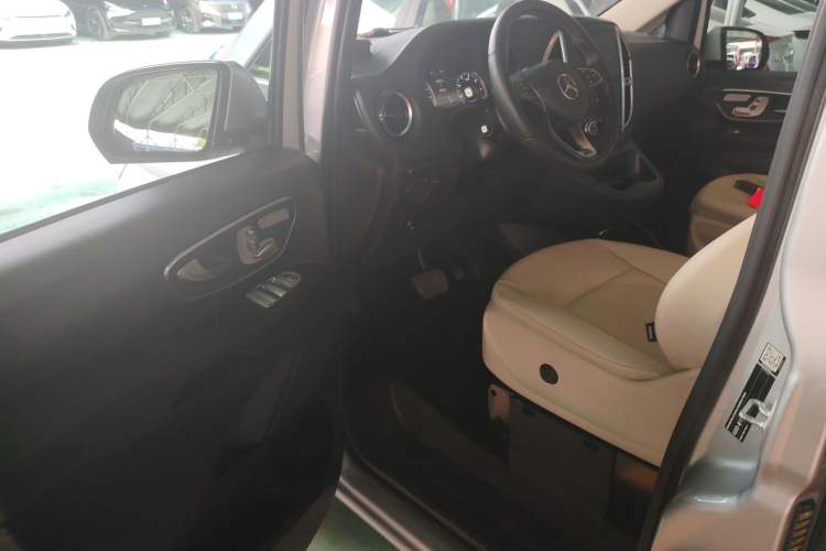 Used Mercedes-Benz Vito 2023 2.0T Business Version 7 Seats Driver Seat
