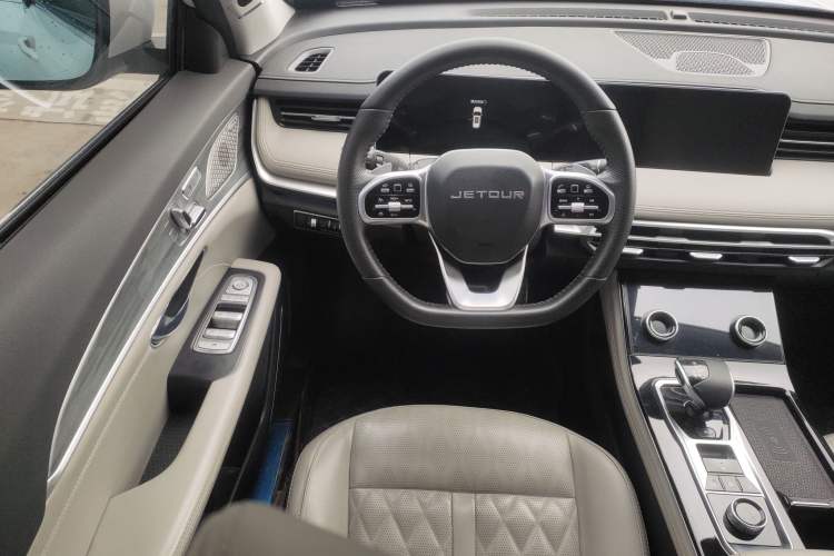 Used JETOUR X70 2023 Zhuge 2.0T DCT Wolong 7-Seater Steering Wheel