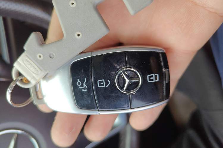 Used Mercedes-Benz E-Class 2016 E 200 L Vehicle Key