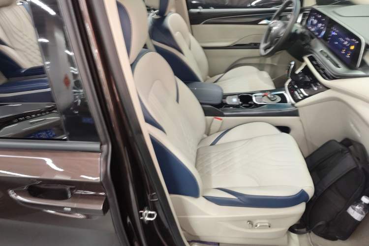 Used Buick GL8 2021 ES Landtrek 653T Comfort Edition