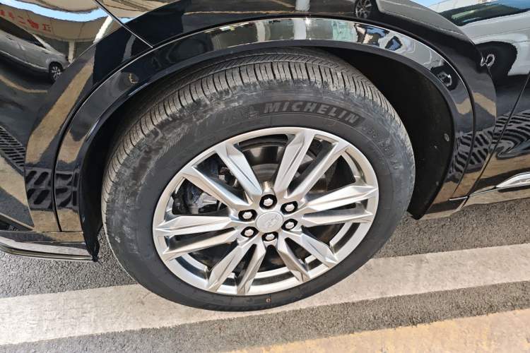 Used Cadillac XT6 2022 2.0T 7-Seater Two-Wheel Drive Luxury Version Left Front Wheel Hub