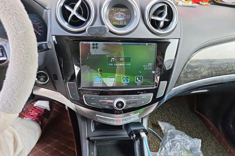 Used BYD Tang New Energy 2015 2.0T Four-Wheel-Drive Flagship Model