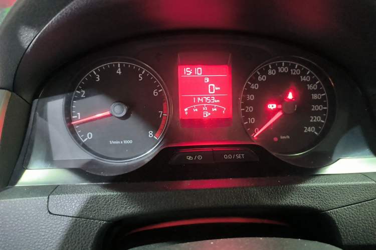 Used Volkswagen Santana 2015 1.6L Manual Comfort Edition Odometer Close Up