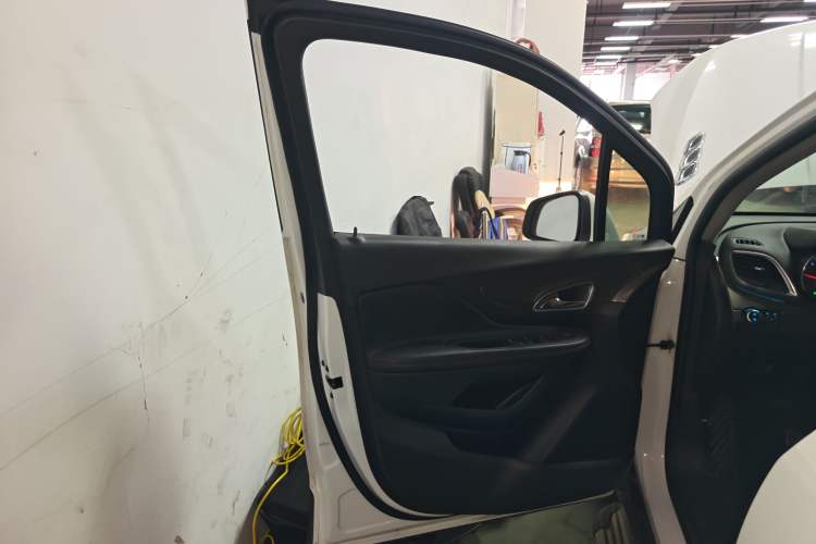 Used Buick Encore 2015 1.4T Automatic All-Wheel-Drive Flagship Model
