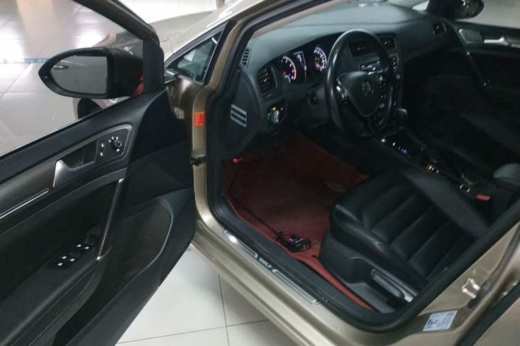 Used Volkswagen Golf 2016 230TSI Automatic Luxury Version