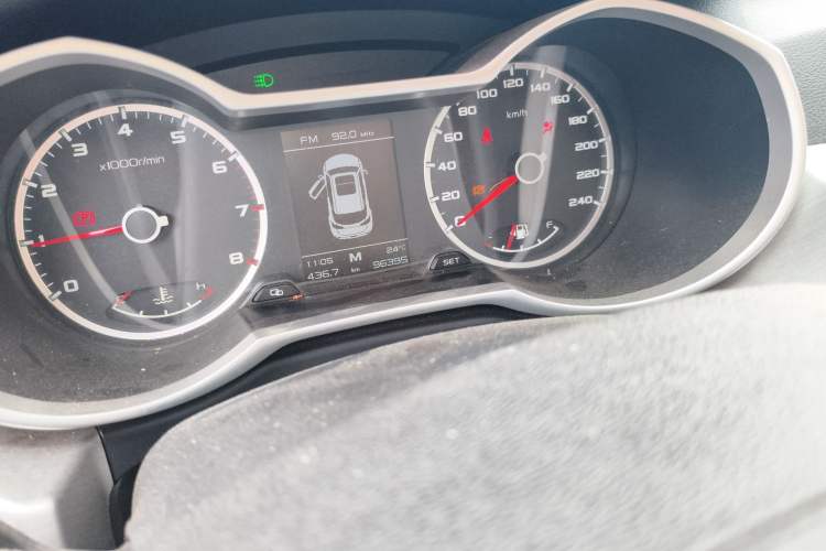 Used Geely Auto Emgrand X7 Sport 2016 2.0L Manual ZhiShang Version Odometer Close Up