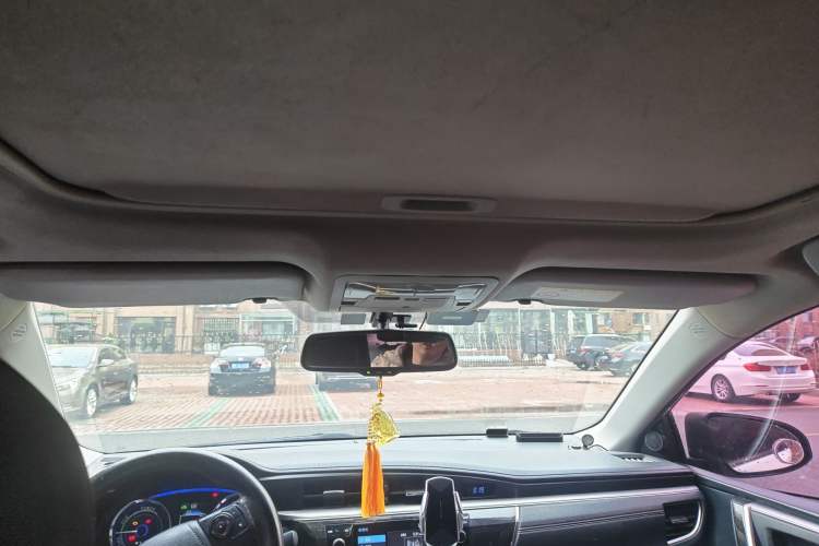 Used Toyota Corolla 2016 Dual-Engine 1.8L E-CVT Luxury Edition