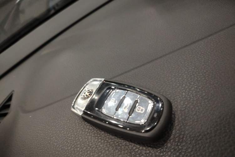 Used Volkswagen Phideon 2019 380TSI Two-Wheel Drive Business Edition China VI Standard