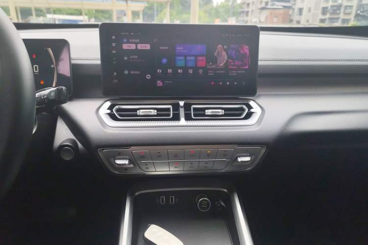 Used Haval H5 2023 2.0T Automatic All-Wheel Drive LinkedIn Gasoline Audio And AC Panel