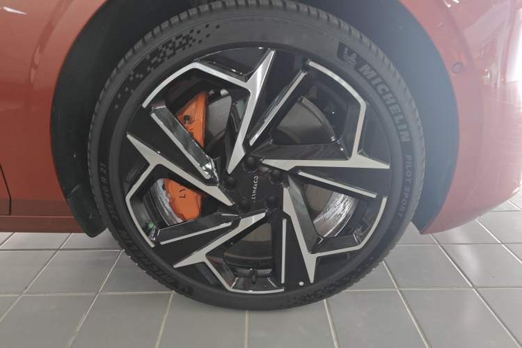 Used Lynk & Co Z10 2025 95 kWh 702 km All-Wheel Drive Intelligent Driving Ultra