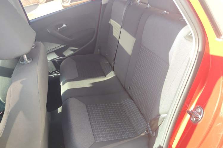 Used Volkswagen Polo 2016 1.6L Automatic Comfort Model
