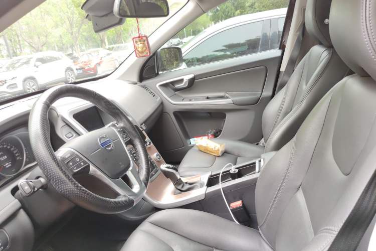 Used Volvo XC60 2017 T5 Smart Upgrade Edition Left Front Seat