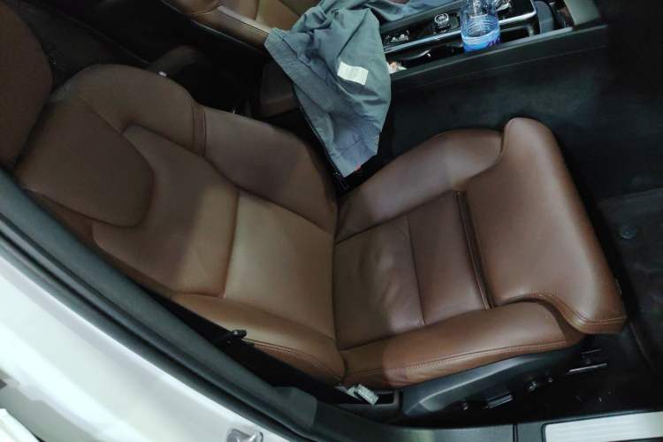 Used Volvo S60 2022 B4 Zhiyuan Luxury Edition
