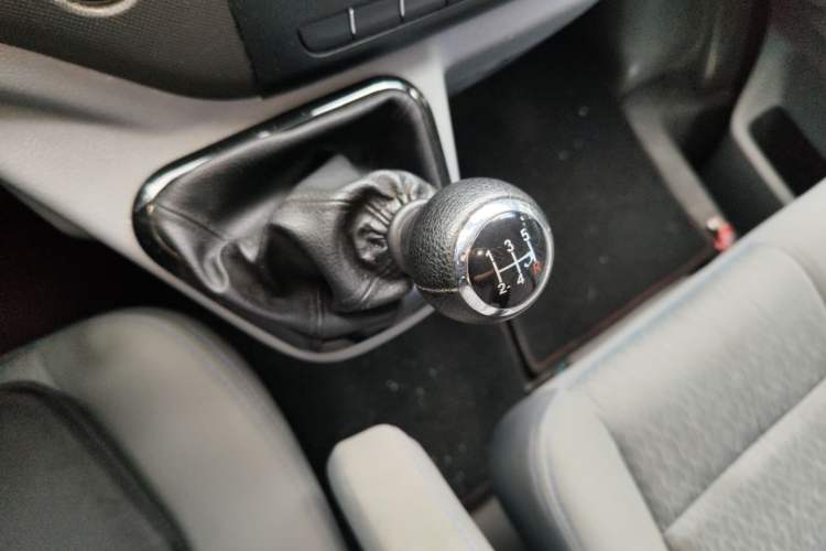 Used Foton Toano 2019 2.5T Flat-Top 5-Seater Open-Window 4J25TC3