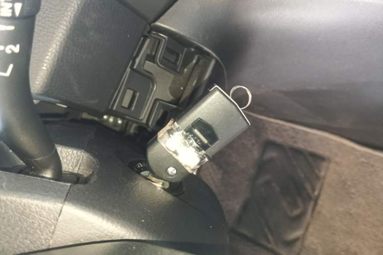 Used Mazda 8 2015 2.5L Elite Edition Interior 1