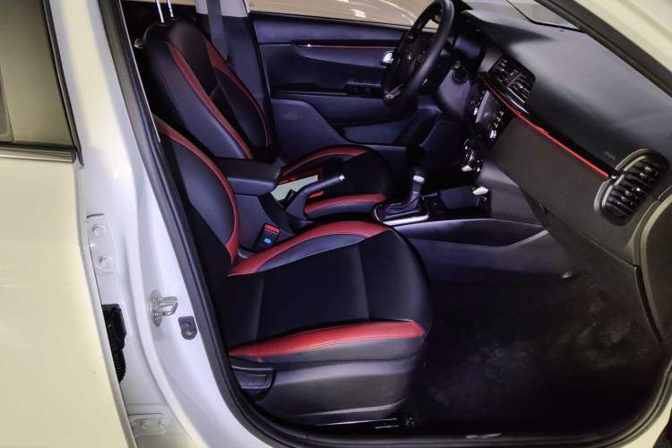 Used Kia KX Cross 2017 1.4L AT GLS
