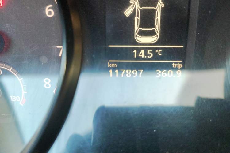 Used Volkswagen Passat 2017 330TSI DSG Luxury Edition Odometer Close Up