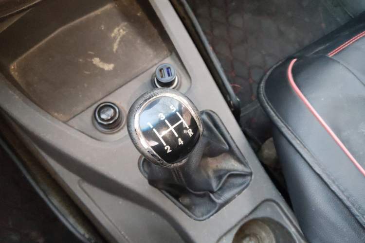 Used Wuling Hongguang 2015 1.2L S Base Model China V Standard