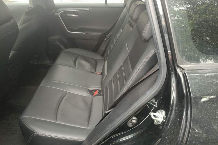 Used Toyota Wildlander 2022 2.0L CVT Two-Wheel Drive Luxury PLUS Edition
