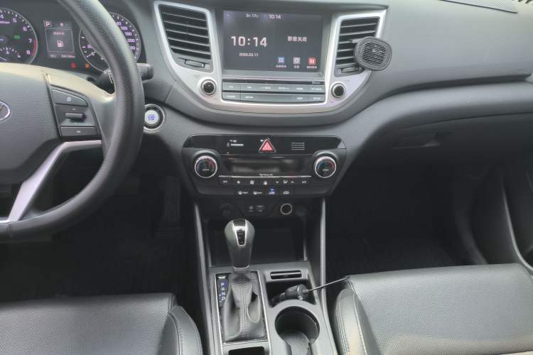 Used Hyundai Tucson 2015 1.6T Dual-Clutch Two-Wheel-Drive Leading Model