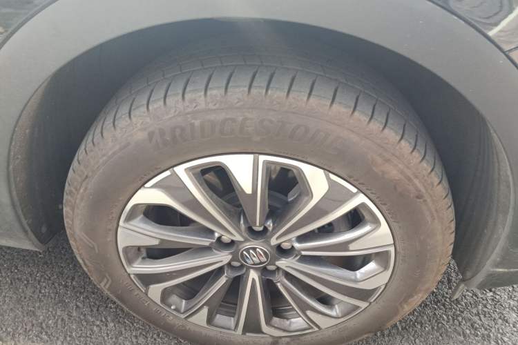 Used Buick Envision 2025 Encore Plus 28T Two-Wheel-Drive Platinum Edition
