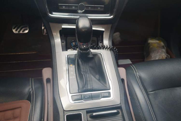 Used Roewe RX5 2016 30T Two-Wheel Drive Automatic Internet Smart Edition