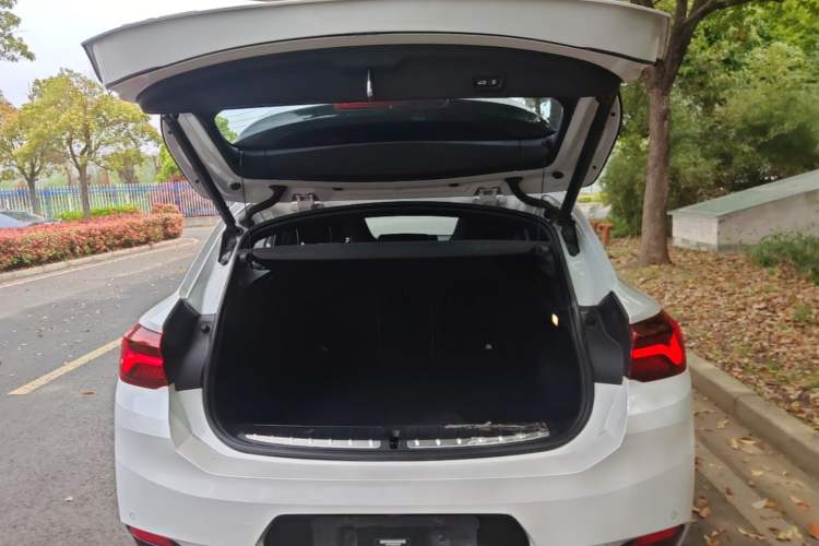 Used BMW X2 2021 Updated xDrive25i Midnight Edition Trunk