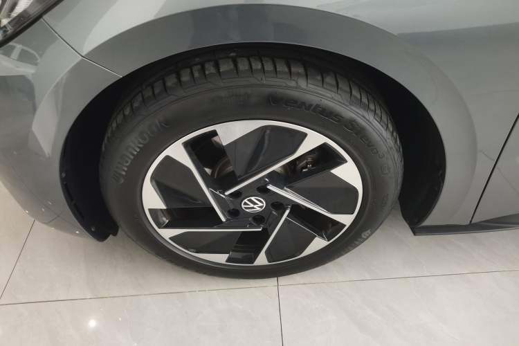 Used Volkswagen ID.3 2024 Outstanding Edition Exterior 4