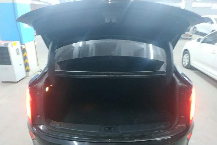 Used Hongqi E-QM5 2022 431 km Charge & Enjoy Edition