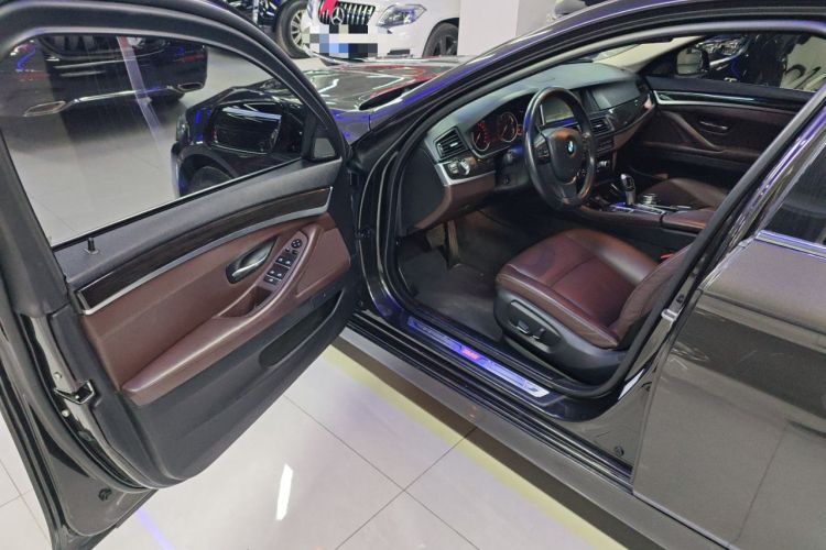 Used BMW 5 Series 2017 525Li Luxury Design Package Driver Seat
