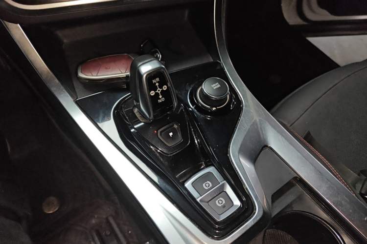 Used Lynk & Co 01 2017 2.0T Four-Wheel Drive Pro Edition Gear Lever