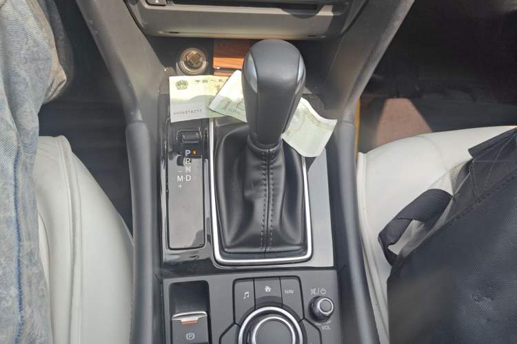 Used Mazda Mazda 3 Axela 2017 Hatchback 2.0L Automatic Luxury Model Emission Standard China V
