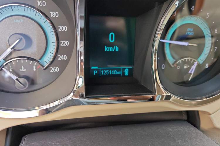 Used Buick LaCrosse 2012 2.4L SIDI Elegant Edition Odometer Close Up