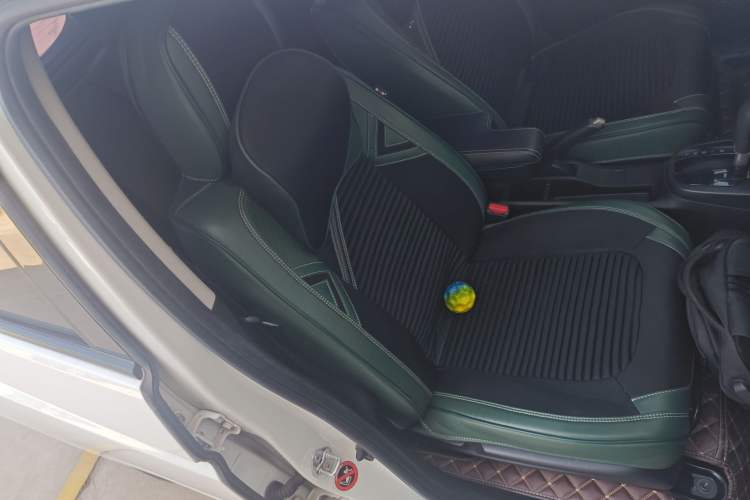 Used Honda Fit 2018 1.5L CVT Comfort Sunroof Version Right Front Seat